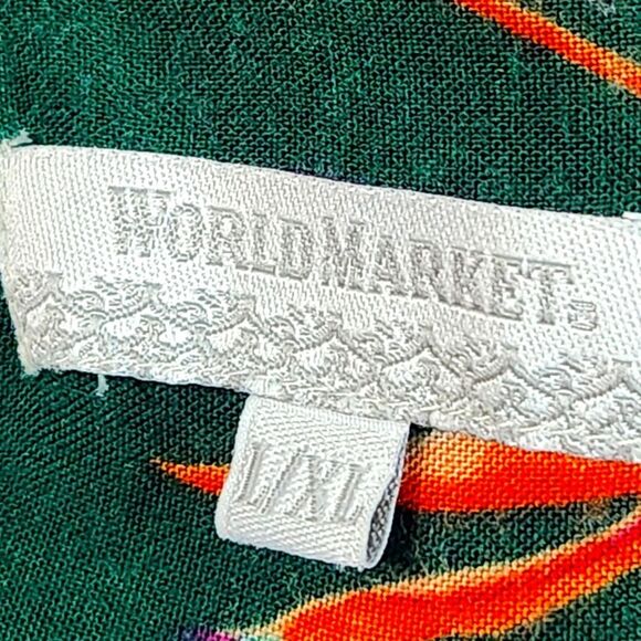 WORLD MARKET Beautiful Floral Top - Picture 11 of 11